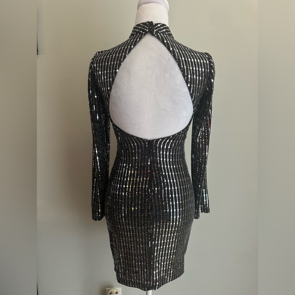 Sequin Hearts Pleated Black Mini Dress Open Back Long Sleeve Women Junior Sz 1 - Picture 2 of 7